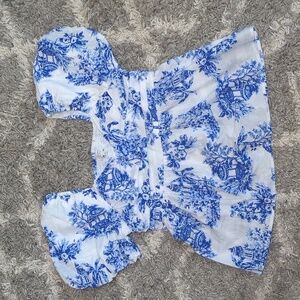 Crown & Ivy L puff sleeve blue white stretch top faux wrap shirt